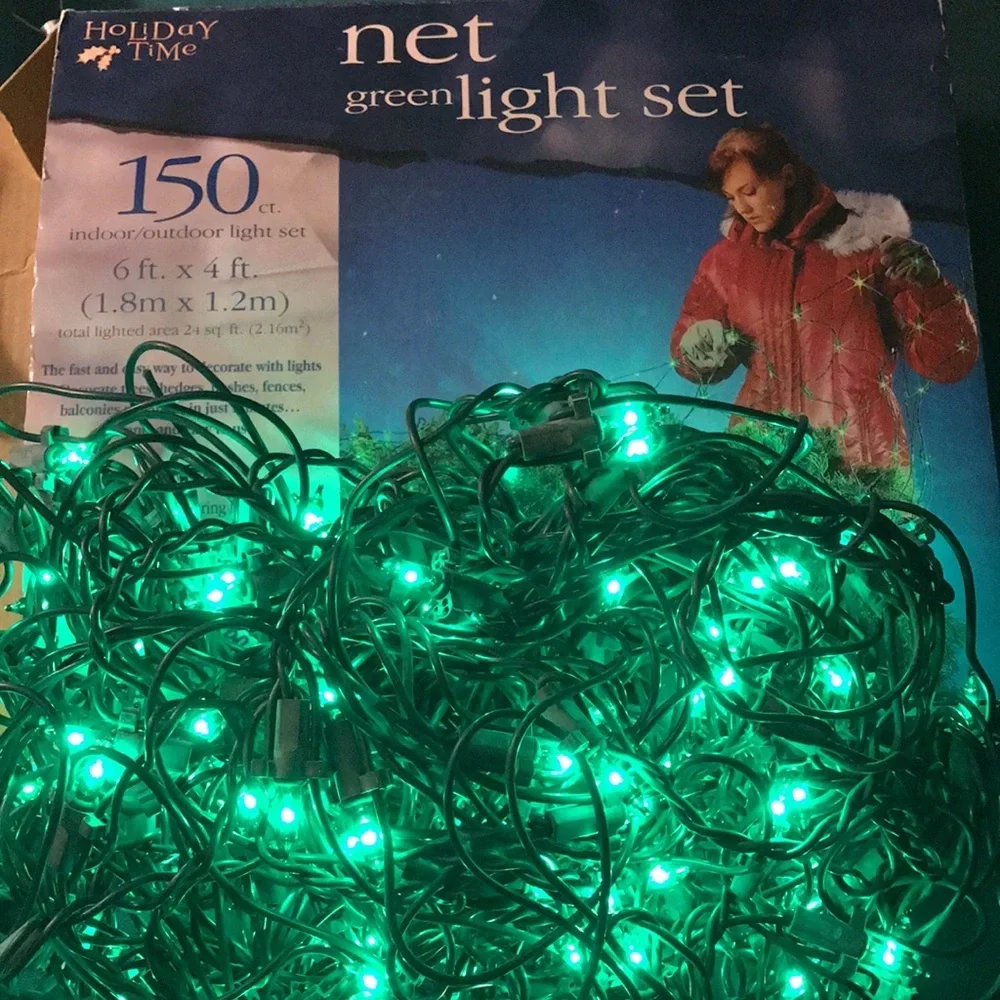 Christmas Net Lights 150 count Green 4ft x 6ft Rectangle for light up decoration